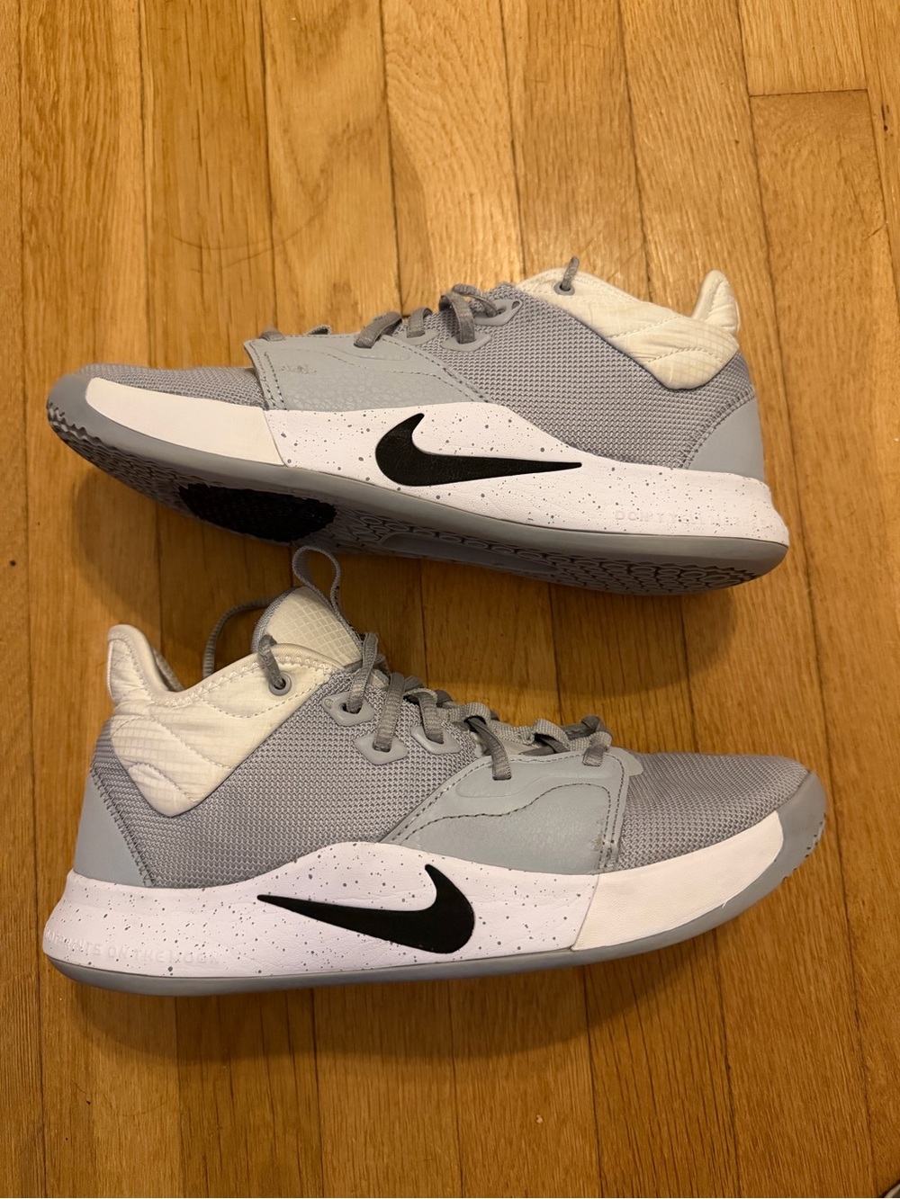 Nike Men’s Gray, White and Black Low-Top Sneakers